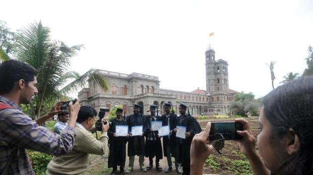 Following the controversy of discrimination around ‘Maharishi Keertankar Shelar Mama Gold Medal’, which mandated applicants to be vegetarians and teetotallers, the university administration has decided to present a proposal to the management and academic council to review and introduce a new set of medals for the students. (HT PHOTO) Following the controversy of discrimination around ‘Maharishi Keertankar Shelar Mama Gold Medal’, which mandated applicants to be vegetarians and teetotallers, the university administration has decided to present a proposal to the management and academic council to review and introduce a new set of medals for the students. (HT PHOTO)
