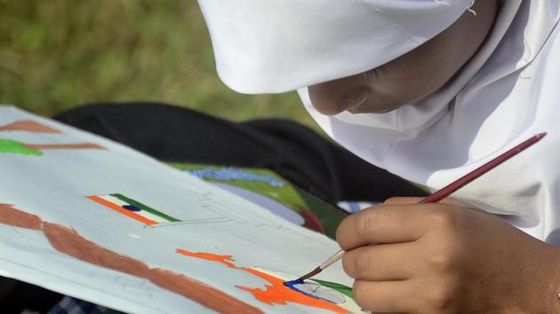 Almost all students took the task very seriously and put their heart and soul into their paintings. (Ravindra Joshi/HT PHOTO)