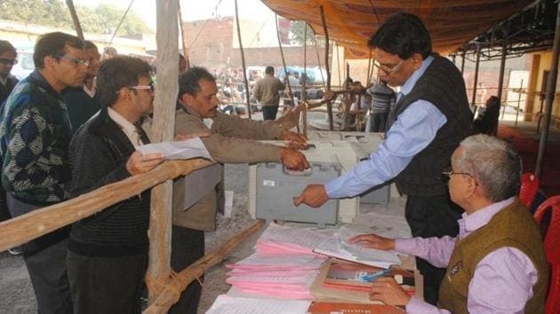 S Mohammed Haider not only highlighted the anomalies but also blamed the departments concerned of “barring a good majority of citizens from participating in the election process.”(HT Photo) S Mohammed Haider not only highlighted the anomalies but also blamed the departments concerned of “barring a good majority of citizens from participating in the election process.”(HT Photo)