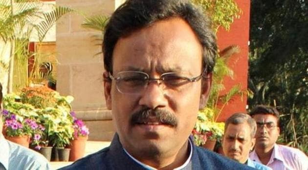 Maharashtra education minister Vinod Tawde. (HT File) Maharashtra education minister Vinod Tawde. (HT File)