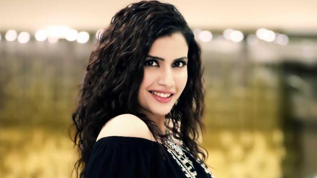Smriti Kalra plays the role of Ahana in Dil Sambhal Jaa Zara where she is paired opposite actor Sanjay Kapoor. Smriti Kalra plays the role of Ahana in Dil Sambhal Jaa Zara where she is paired opposite actor Sanjay Kapoor.