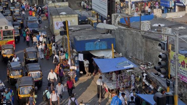 After getting a nod from the state government, the Brihanmumbai Municipal Corporation (BMC) on Monday announced that it has demarcated hawking zones and pitches (HT FILE) After getting a nod from the state government, the Brihanmumbai Municipal Corporation (BMC) on Monday announced that it has demarcated hawking zones and pitches (HT FILE)