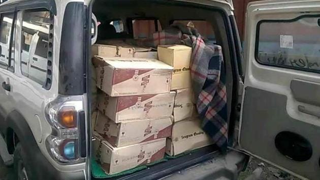 One of the vehicles that was seized with the consignment of liquor in Muzaffarpur district. (HT photo) One of the vehicles that was seized with the consignment of liquor in Muzaffarpur district. (HT photo)