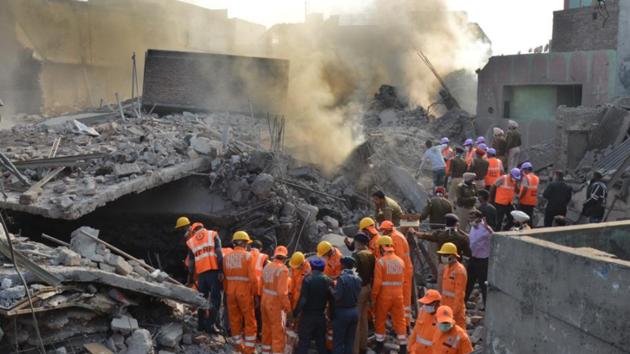 Municipal secretary Surinder Pal Singh said with the proposal being approved, cheques for the compensation will be handed over to the families of the six firemen, whose bodies were recovered, in a day or two. (HT File) Municipal secretary Surinder Pal Singh said with the proposal being approved, cheques for the compensation will be handed over to the families of the six firemen, whose bodies were recovered, in a day or two. (HT File)