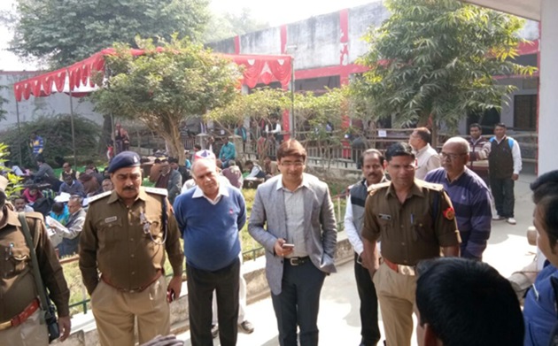 The 84 km-long Indo-Nepal border has been sealed ahead of the third phase of polls. (HT Photo) The 84 km-long Indo-Nepal border has been sealed ahead of the third phase of polls. (HT Photo)