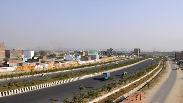 Noida CEO asks NHAI to speed up work on Faridabad-Noida-Ghaziabad Expressway - Hindustan Times