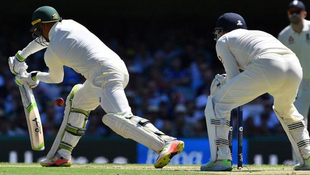 Usman Khawaja (L) has played down his issues with spin bowling.(AFP)