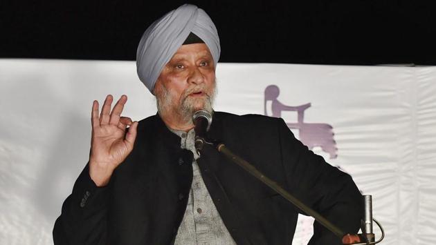 Bishan Singh Bedi speaks after being felicitated at the DDCA's 1st Annual Conclave 2017. (PTI)
