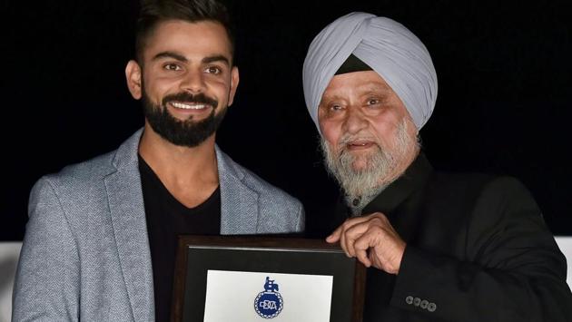 Bishan Singh Bedi felicitates Indian captain Virat Kohli. (PTI)