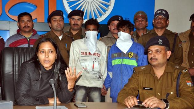Dehradun SSP Nivedita Kukreti Kumar talks to the media on Wedensday. (HT Photo) Dehradun SSP Nivedita Kukreti Kumar talks to the media on Wedensday. (HT Photo)