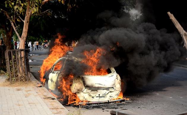 Car developed some technical snag.(HT Photo) Car developed some technical snag.(HT Photo)