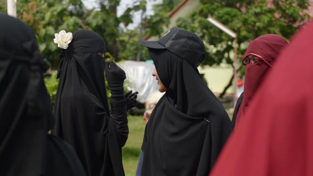 Photos: Indonesian Women’s ‘Niqab Squad’ Fights Face Veil Prejudice ...