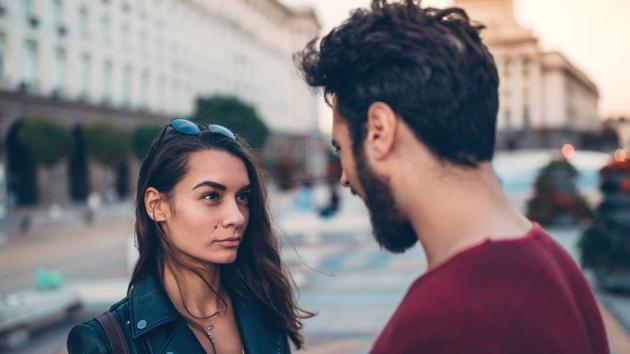 When faced with a ‘too high’ risk of ending the relationship, people clearly reduce the intensity of their positive feelings towards the romantic partner, say researchers.(Getty Images)