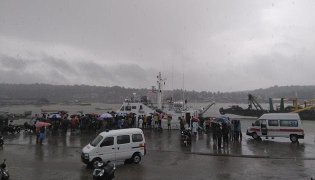 Heavy rains and gushing winds hammered the southern coast of Tamil Nadu and Kerala as a deep depression in the Bay of Bengal turned into a cyclonic storm called Cyclone Ockhi leaving a trail of destruction in both states, near Poonthura fishing hamlet, Thiruvananthapuram, India on December 01, 2017. (HT Photo) Heavy rains and gushing winds hammered the southern coast of Tamil Nadu and Kerala as a deep depression in the Bay of Bengal turned into a cyclonic storm called Cyclone Ockhi leaving a trail of destruction in both states, near Poonthura fishing hamlet, Thiruvananthapuram, India on December 01, 2017. (HT Photo)