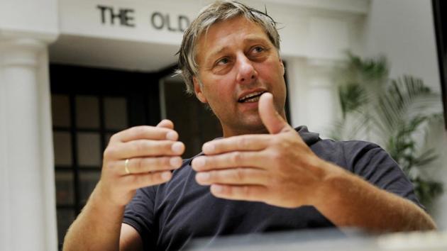 Floris Jan Bovelander said that hockey teams need to broaden their range when it comes to converting penalty corners.(Hindustan Times) Floris Jan Bovelander said that hockey teams need to broaden their range when it comes to converting penalty corners.(Hindustan Times)