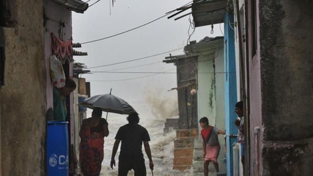 Waves as high as 4.35 metres crashed on to the seashore at Bandra on Tuesday afternoon. (Satyabrata Tripathy /HT)