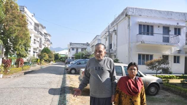80-year-old Lalit Sabharwal, an advocate by profession, with his wife. (Vinay Santosh Kumar/HT Photo) 80-year-old Lalit Sabharwal, an advocate by profession, with his wife. (Vinay Santosh Kumar/HT Photo)