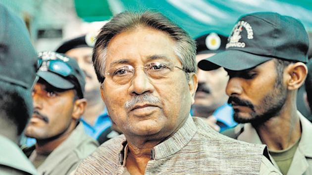 File photo taken on April 20, 2013 shows former Pakistani president Pervez Musharraf being escorted by soldiers as he arrives at an anti-terrorism court in Islamabad. (AFP) File photo taken on April 20, 2013 shows former Pakistani president Pervez Musharraf being escorted by soldiers as he arrives at an anti-terrorism court in Islamabad. (AFP)