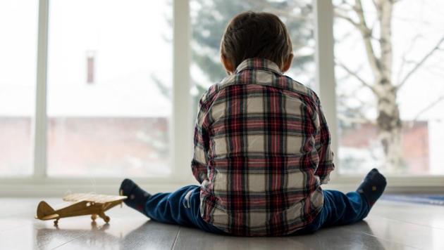 Children who said their parents rarely or never told them they were proud of them were nearly five times more likely to have suicidal thoughts, said the researchers. (Shutterstock) Children who said their parents rarely or never told them they were proud of them were nearly five times more likely to have suicidal thoughts, said the researchers. (Shutterstock)