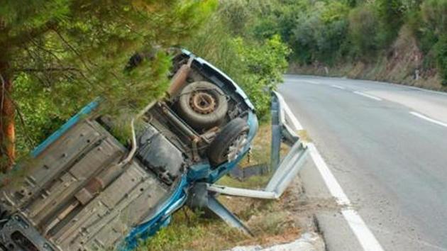 The Motor Vehicles (Amendment) Bill, 2016, proposes Rs 5,000 and jail term for hit-and-run cases, which is the same penalty for rash or negligent driving (File photo) The Motor Vehicles (Amendment) Bill, 2016, proposes Rs 5,000 and jail term for hit-and-run cases, which is the same penalty for rash or negligent driving (File photo)