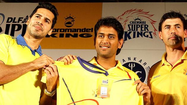 ChennaiSuper Kings will have the option to retain former captain MS Dhoni when the IPL is held in 2018. The IPL governing council has allowed teams to retain up to five players. CSK were banned from the IPL for two years due to corruption. MS Dhoni played for Rising Pune Supergiant during the ban period.(HT Photo)