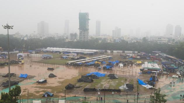 Aerial view of flooded Shivaji Park following heavy rain triggered by cyclone Okchi in Mumbai on Tuesday. (Pratik Chorge/HT Photo) Aerial view of flooded Shivaji Park following heavy rain triggered by cyclone Okchi in Mumbai on Tuesday. (Pratik Chorge/HT Photo)