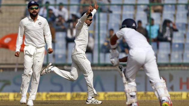 Needing 7 wickets to win the third Test on Day 5, India started well when Ravindra Jadeja dismissed Angleo Mathews. Replays showed Jadeja had overstepped. (AP) Needing 7 wickets to win the third Test on Day 5, India started well when Ravindra Jadeja dismissed Angleo Mathews. Replays showed Jadeja had overstepped. (AP)