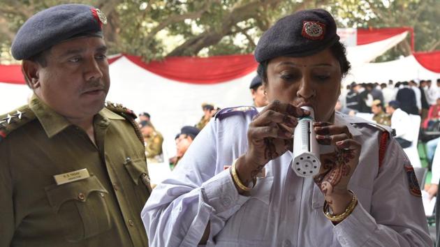 In a PFT test, a person has to exhale air into a hollow cylindrical device called a spirometer and the lung capacity is measured by the readings it provides. (Raj K Raj / HT Photo) In a PFT test, a person has to exhale air into a hollow cylindrical device called a spirometer and the lung capacity is measured by the readings it provides. (Raj K Raj / HT Photo)