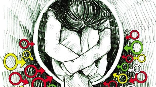 The woman somehow managed to call Dial 100 after which a police patrol car chased the accused and nabbed them near the Muzaffarnagar bus stand. (HT) The woman somehow managed to call Dial 100 after which a police patrol car chased the accused and nabbed them near the Muzaffarnagar bus stand. (HT)