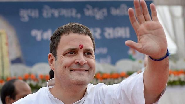 Congress vice president Rahul Gandhi waves to a crowd during an election campaign meeting at Anjar in Kutch district.(PTI Photo) Congress vice president Rahul Gandhi waves to a crowd during an election campaign meeting at Anjar in Kutch district.(PTI Photo)