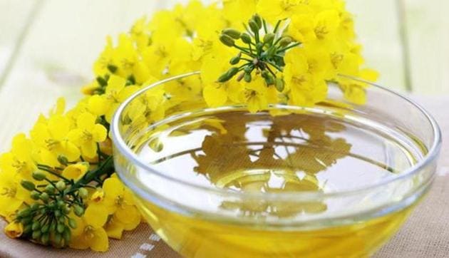 Canola oil is appealing because it is less expensive than other vegetable oils, and it is advertised as being healthy.(Shutterstock)