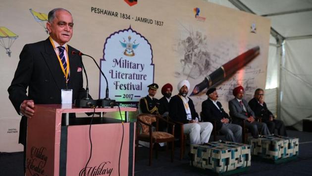 War veteran, Lt Gen Tajindir Singh Shergill addresses the crowd during the Military Literature Festival in Chandigarh. Military leaders, thinkers, authors and journalists and war correspondents will take to the stage in various discussions. The event is open to all and has free entry. (Anil Dayal / HT Photo) War veteran, Lt Gen Tajindir Singh Shergill addresses the crowd during the Military Literature Festival in Chandigarh. Military leaders, thinkers, authors and journalists and war correspondents will take to the stage in various discussions. The event is open to all and has free entry. (Anil Dayal / HT Photo)