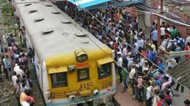 With better communication, the system will increase the frequency of the trains, reducing their headway (time between departures of two trains) to two minutes from the existing 4-5 minutes. (FILE) With better communication, the system will increase the frequency of the trains, reducing their headway (time between departures of two trains) to two minutes from the existing 4-5 minutes. (FILE)