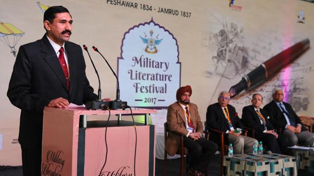 Col Balwan Singh, a Maha Vir Chakra winner addressing the session on Kargil War during the Military Literature Festival in Chandigarh on Friday. (Anil Dayal/HT) Col Balwan Singh, a Maha Vir Chakra winner addressing the session on Kargil War during the Military Literature Festival in Chandigarh on Friday. (Anil Dayal/HT)