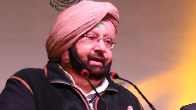 Punjab chief minister Capt Amarinder Singh at the Military Literature Festival in Chandigarh. (Sanjeev Sharma/HT) Punjab chief minister Capt Amarinder Singh at the Military Literature Festival in Chandigarh. (Sanjeev Sharma/HT)