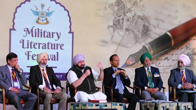 (From right) Lt Gen A Mukherjee, Brig MS Gill, Punjab chief minister Capt Amarinder Singh, The Tribune editor-in-chief Harish Khare, Brig IS Gakhal and Maj Gen Shivdev Singh at the Military Literature Festival 2017 at Lake Club in Chandigarh on Friday.(Anil Dayal/HT)