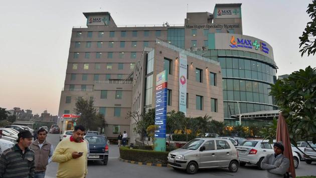 A view of Max Hospital in Shalimar Bagh. The health facility’s licence was cancelled after doctors wrongly declared a newborn baby dead. (PTI FILE) A view of Max Hospital in Shalimar Bagh. The health facility’s licence was cancelled after doctors wrongly declared a newborn baby dead. (PTI FILE)