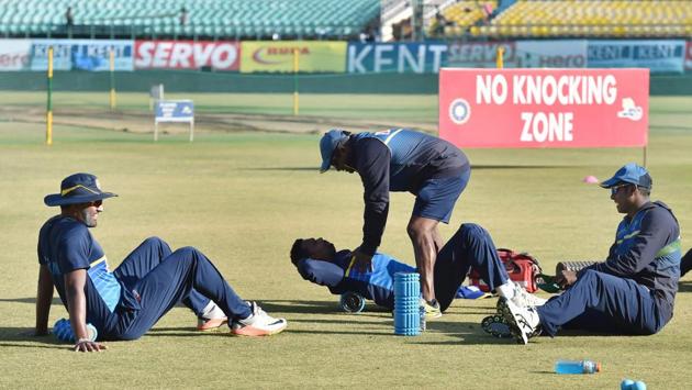 Both Thisara Perera and Angelo Mathews will have to fire with the bat. (PTI)