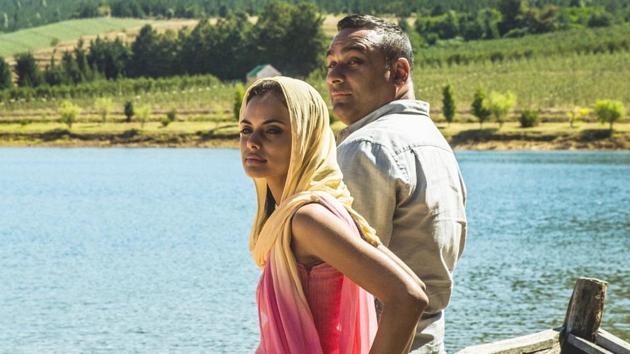 Mishquah Parthiephal and Russell Peters in the serial The Indian Detective, which will be available globally from Netflix later this month.