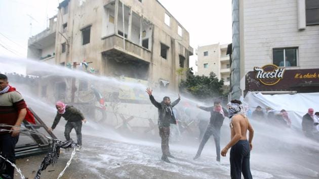 Lebanon Forces Fire Tear Gas At Protestors Near Us Embassy World News Hindustan Times 8186