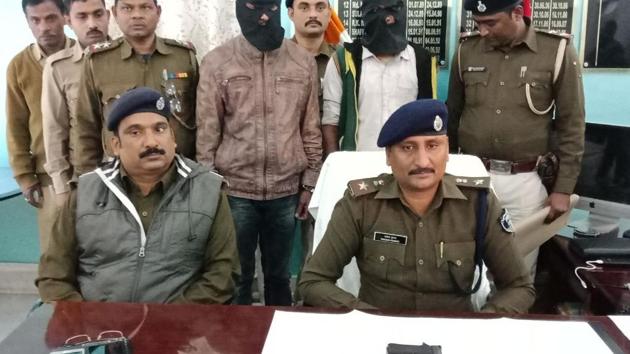 Contract killer Avinash Kumar Srivastva in police custody on Saturday. (Rajkumar Yadav/HT Photo) Contract killer Avinash Kumar Srivastva in police custody on Saturday. (Rajkumar Yadav/HT Photo)