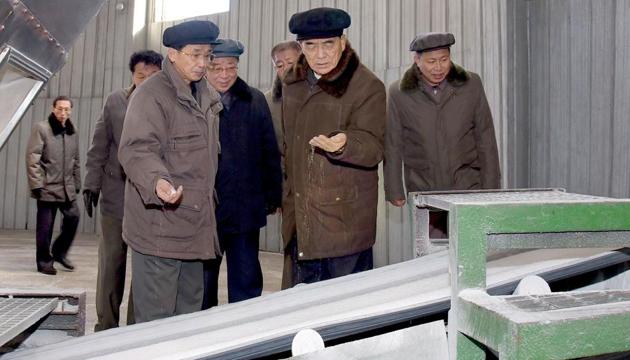 North Korea's premier Pak Pong Ju gives field guidance to the Namhung Youth Chemical Complex in this photo released by North Korea's Korean Central News Agency (KCNA) in Pyongyang December 11, 2017. (REUTERS Photo) North Korea's premier Pak Pong Ju gives field guidance to the Namhung Youth Chemical Complex in this photo released by North Korea's Korean Central News Agency (KCNA) in Pyongyang December 11, 2017. (REUTERS Photo)