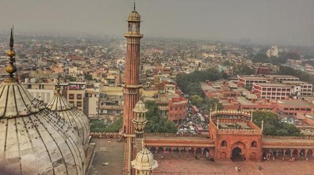 Delhi is hosting ASEAN summit in January and the Centre has asked all agencies to restore monuments and spruce up prominent tourist attractions and markets across Delhi by mid-January.(HT FILE)