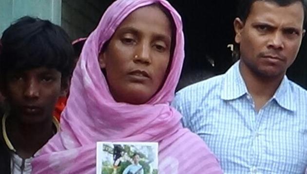 Deceased’s mother with the picture of her son (HT Photo) Deceased’s mother with the picture of her son (HT Photo)