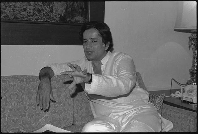23 December 1982 - Shashi Kapoor - HT Photo by Virendra Prabhakar. 23 December 1982 - Shashi Kapoor - HT Photo by Virendra Prabhakar.
