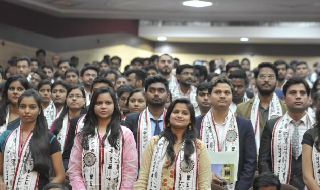 Students of the Dr APJ Abdul Kalam Technical University at the institute’s 15th convocation. (HT Photo) Students of the Dr APJ Abdul Kalam Technical University at the institute’s 15th convocation. (HT Photo)