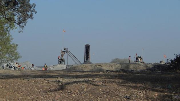 Residents of Fatta Bangar village, that lies on the outskirts of Haldwani, had filed a petition to the NGT over the pollution and dust being caused by the Himalayan stone crusher, that was in turn, leading to health related problems. (HT FILE) Residents of Fatta Bangar village, that lies on the outskirts of Haldwani, had filed a petition to the NGT over the pollution and dust being caused by the Himalayan stone crusher, that was in turn, leading to health related problems. (HT FILE)