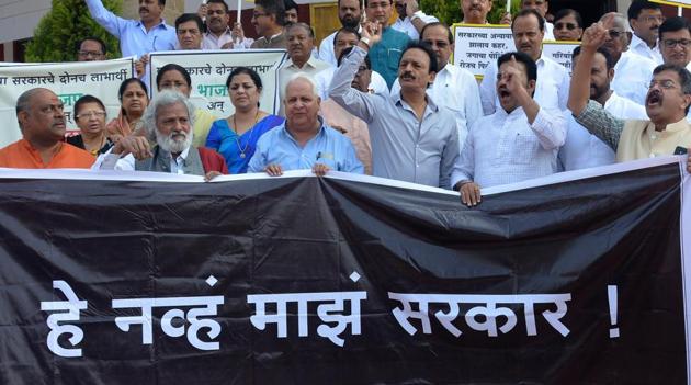 Congress and NCP MLAs takes part in a demonstration outside the Vidhan Bhavan. (Sunny Shende) Congress and NCP MLAs takes part in a demonstration outside the Vidhan Bhavan. (Sunny Shende)