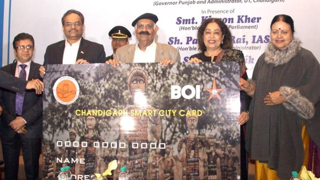 Chandigarh administrator VP Singh Badnore and MP Kirron Kher, along with senior officers launching the ‘Chandigarh Smart City Card’ at Hyatt Regency, Chandigarh on Tuesday. (HT Photo) Chandigarh administrator VP Singh Badnore and MP Kirron Kher, along with senior officers launching the ‘Chandigarh Smart City Card’ at Hyatt Regency, Chandigarh on Tuesday. (HT Photo)