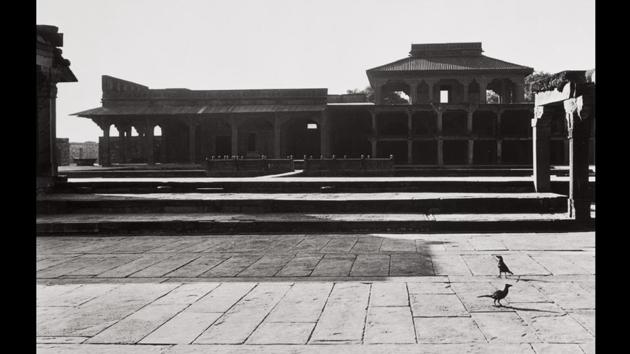 Fatehpur Sikri, India, 1966. Cartier-Bresson’s geometrically rich composition embraces the exquisite architecture of the place with the delicate inclusion of two small birds in the foreground, void of human presence. (Henri Cartier-Bresson / Magnum Photos) Fatehpur Sikri, India, 1966. Cartier-Bresson’s geometrically rich composition embraces the exquisite architecture of the place with the delicate inclusion of two small birds in the foreground, void of human presence. (Henri Cartier-Bresson / Magnum Photos)